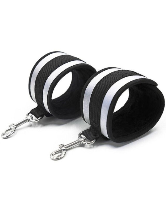 ESPOSAS DE NEOPRENO GRIS CON ENGANCHES METÁLICOS DE LA MARCA OHMAMA FETISH