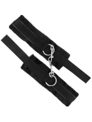 SET FETISH CON ESPOSAS, ANTIFAZ Y PLUMERO DE CUERO VEGANO DE LA MARCA INTENSE FETISH