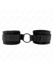MUÑEQUERAS BDSM NEGRAS CON ANILLA AJUSTABLE KINK DE LA MARCA KINK WRIST RESTRAINT