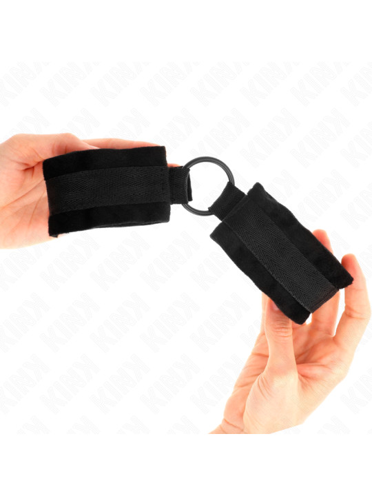 MUÑEQUERAS BDSM NEGRAS CON ANILLA AJUSTABLE KINK DE LA MARCA KINK WRIST RESTRAINT